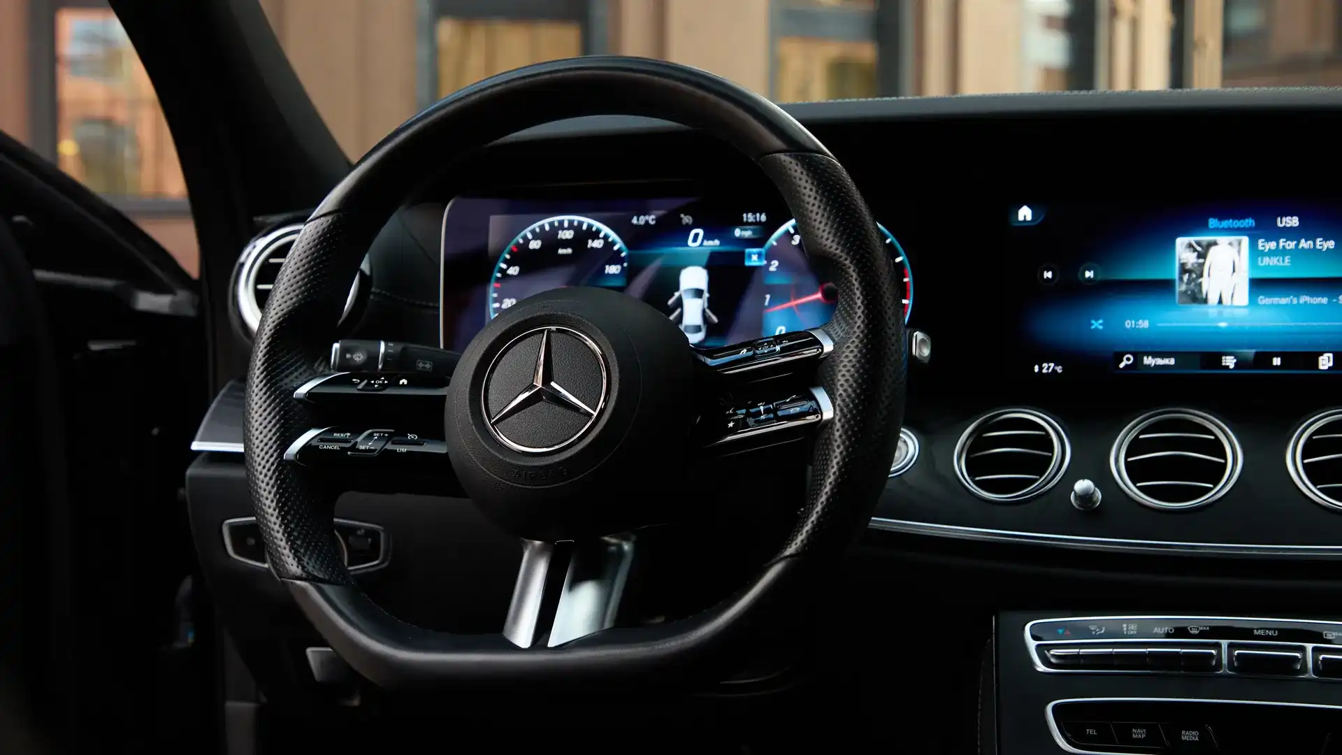 MERCEDES-BENZ E-CLASS